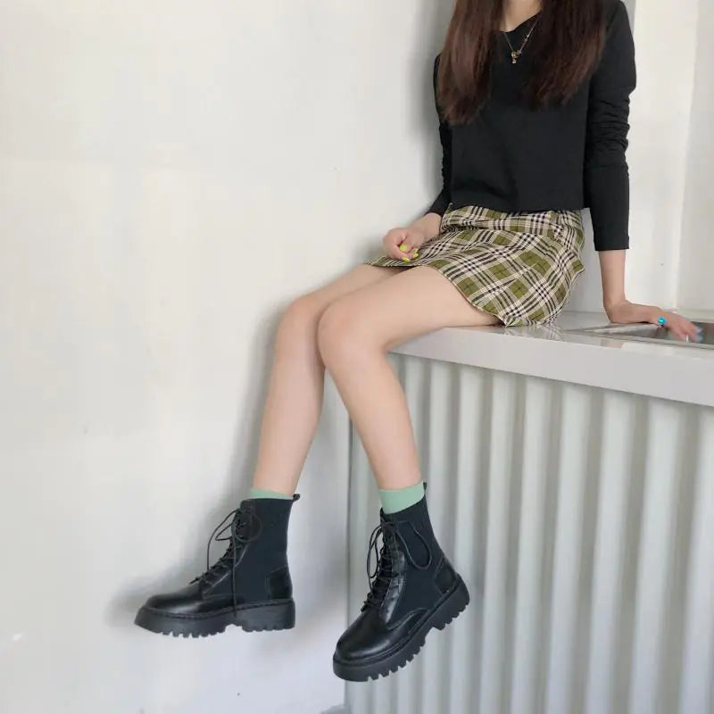 Fashionable Women's Martin Boots with Thick Sole (Fall/Winter)